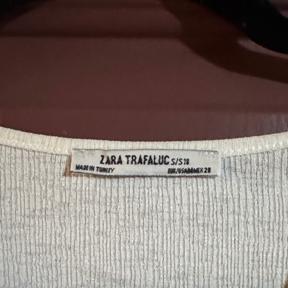 Zara Cream V-Neck Blouse - Picture 2 of 2